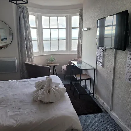 Sea View Flat 4 Fast Wifi & Free Parking * Scarborough
