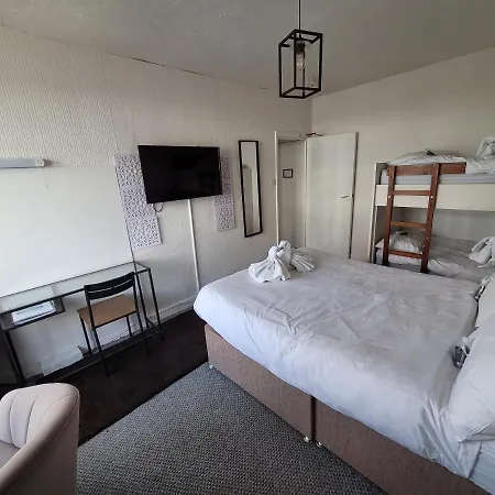 Sea View Flat 4 Fast Wifi & Free Parking דירה סקארבורו