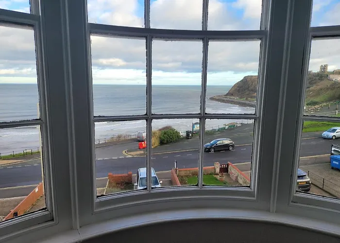 Sea View Flat 4 Fast Wifi & Free Parking Апартаменты